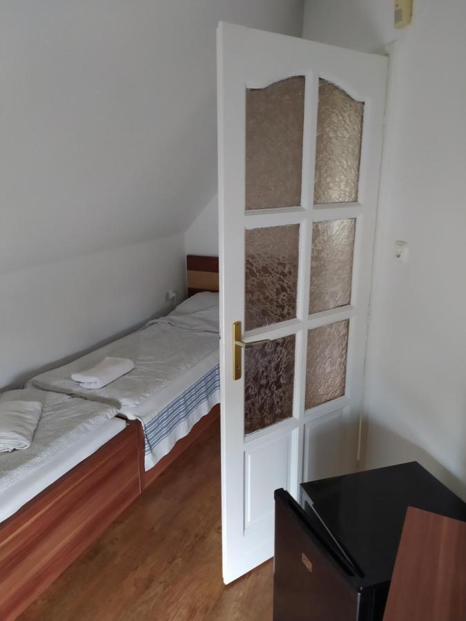 Tassi Halaszcsarda-Karasz Haz Extérieur photo