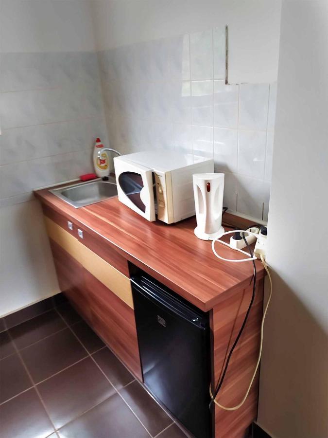 Tassi Halaszcsarda-Karasz Haz Extérieur photo