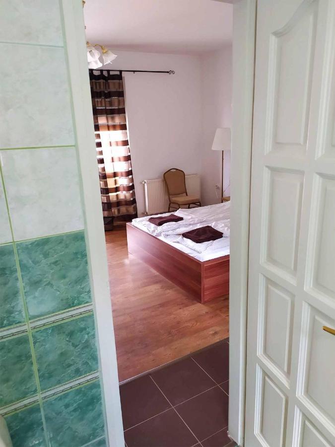 Tassi Halaszcsarda-Karasz Haz Extérieur photo