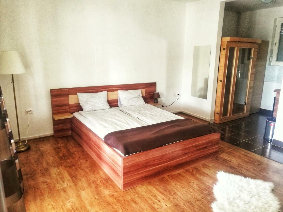 Tassi Halaszcsarda-Karasz Haz Extérieur photo